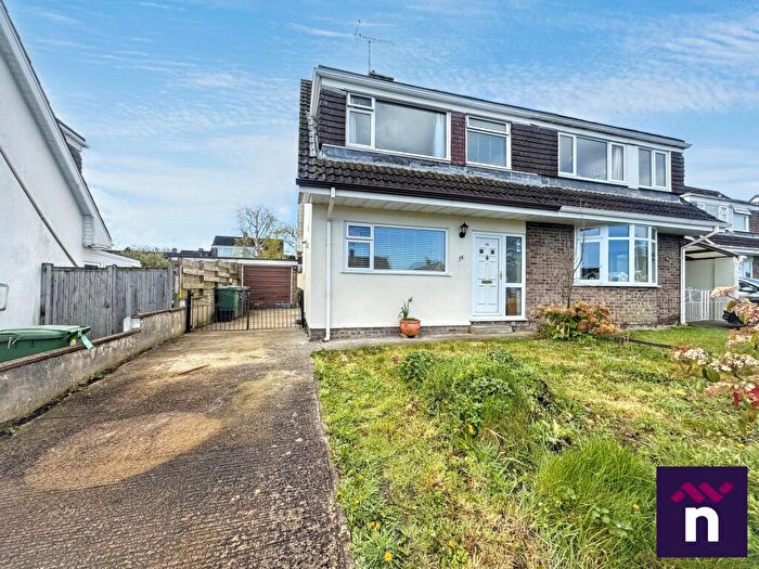 3 Bedroom Semi Detached House For Sale In St Andrews Road, Warminster, BA12