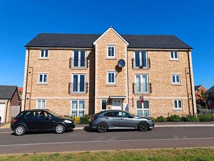 2 Bedroom Flat For Sale In Batten Drive, Sherborne, DT9