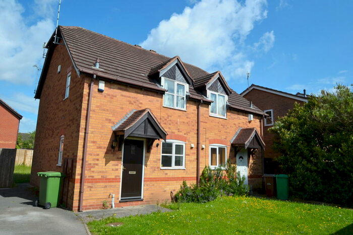 2 Bedroom Detached House To Rent In Braddock Close, Lenton, Nottingham, NG7