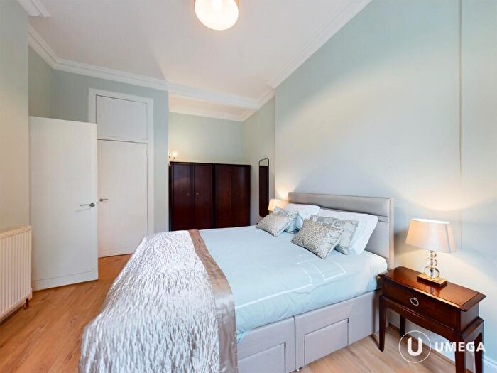 2 Bedroom Apartment To Rent In Heriot Hill Terrace, Canonmills, Edinburgh, EH7