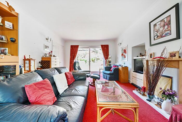5 Bedroom Detached House For Sale In Crofton Close, Southampton, SO17