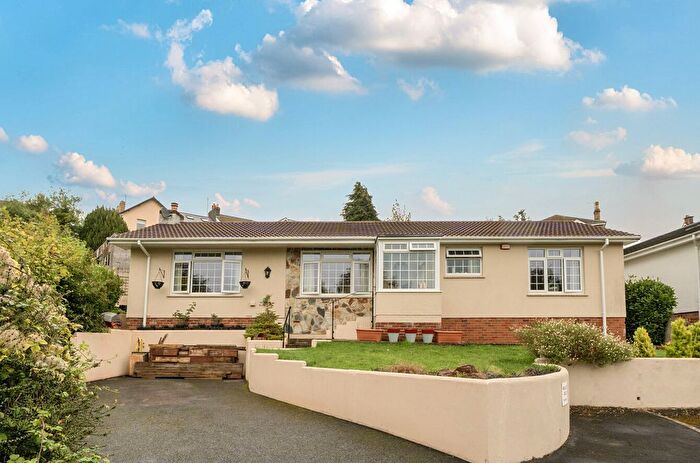 2 Bedroom Detached Bungalow For Sale In Weavers Way, Kingskerswell, Newton Abbot, Devon, TQ12