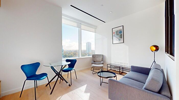 1 Bedroom Flat To Rent In Great West Road, Brentford, TW8