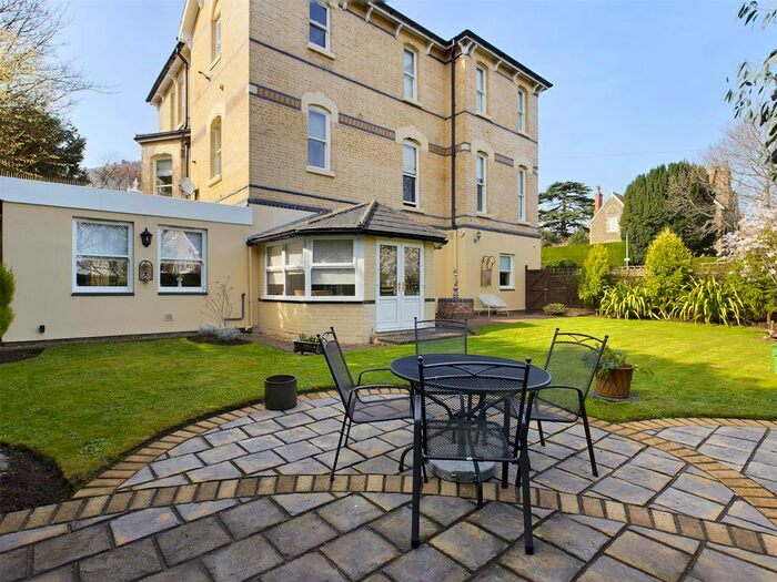 3 Bedroom Flat For Sale In Victoria Road, Malvern, WR14