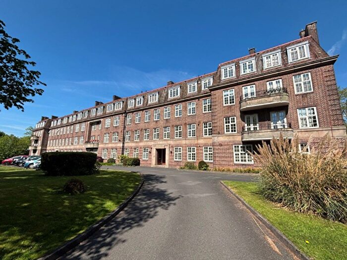 3 Bedroom Flat To Rent In Pitmaston Court, Goodby Road, Moseley, Birmingham, B13