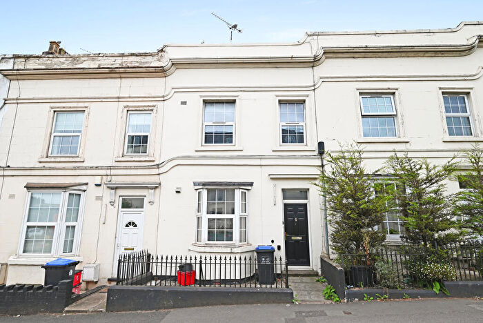 6 Bedroom Terraced House To Rent In Tachbrook Road, Leamington Spa, CV31