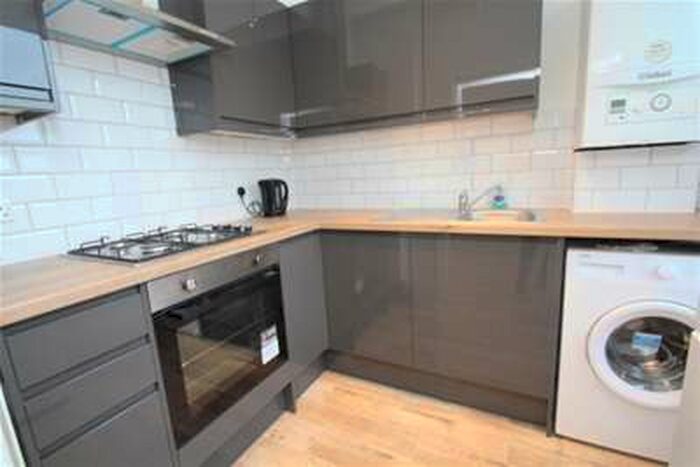 3 Bedroom Flat To Rent In Zero Deposit Option Available. Morland Road, Croydon CR0