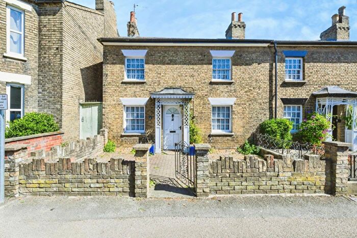 3 Bedroom Property To Rent In New Street, St. Neots, PE19