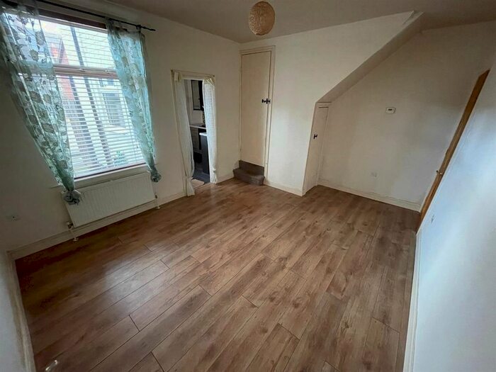3 Bedroom Terraced House To Rent In Sharp Street, Hull, HU5