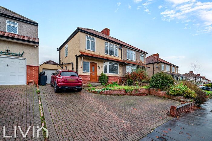 3 Bedroom Semi-Detached House To Rent In Selsdon Park Road, South Croydon, CR2