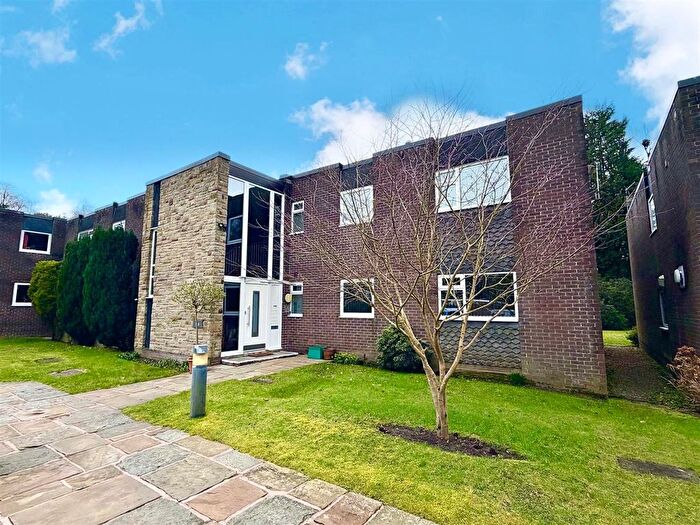 2 Bedroom Flat For Sale In Bradgate Road, Altrincham, WA14