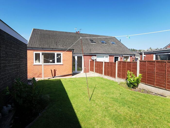 2 Bedroom Semi-Detached Bungalow For Sale In Hoghton Road Leyand, Leyland, PR25