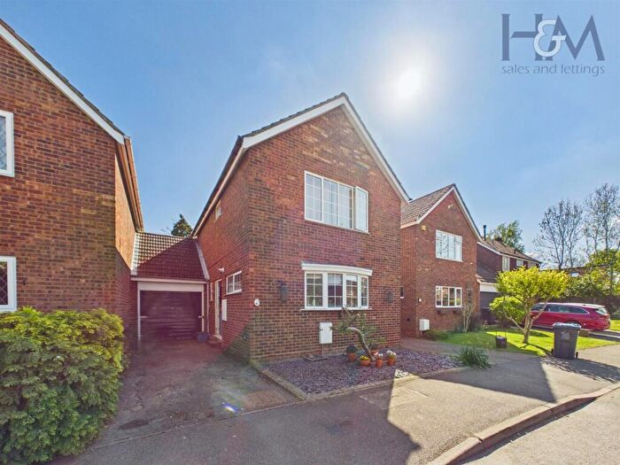 3 Bedroom Link Detached House For Sale In Brook Field, Aston, Stevenage, SG2