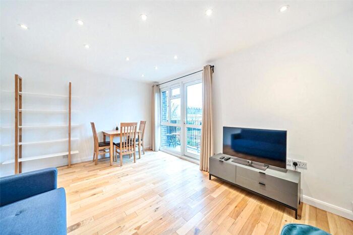 2 Bedroom Apartment To Rent In Slippers Place, Bermondsey, SE16