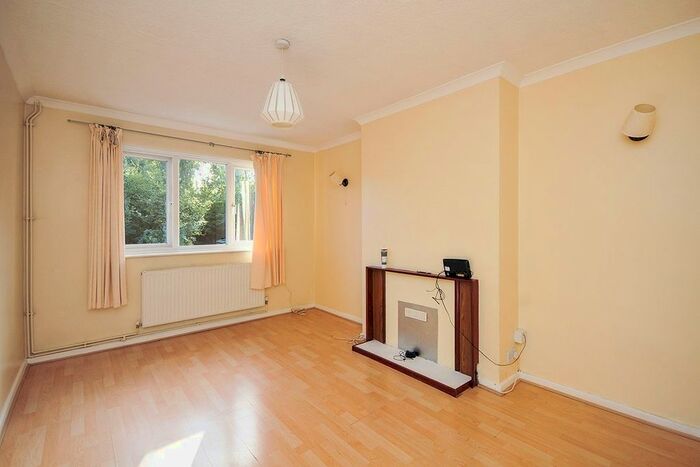 2 Bedroom Flat To Rent In Worsley Bridge Road, London, SE26