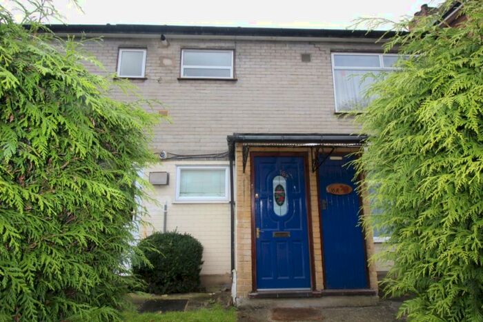 2 Bedroom Flat To Rent In Whitworth Road, London, SE25