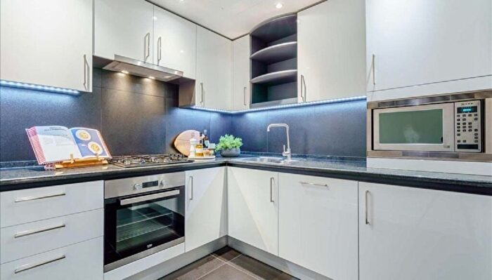 1 Bedroom Flat To Rent In Westferry Circus, E14