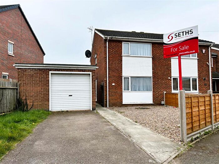 3 Bedroom Semi Detached House For Sale In Christopher Drive, Thurmaston, Leicester, LE4