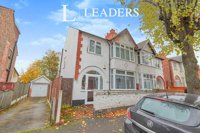4 Bedroom Semi-Detached House To Rent In Allington Avenue, NG7