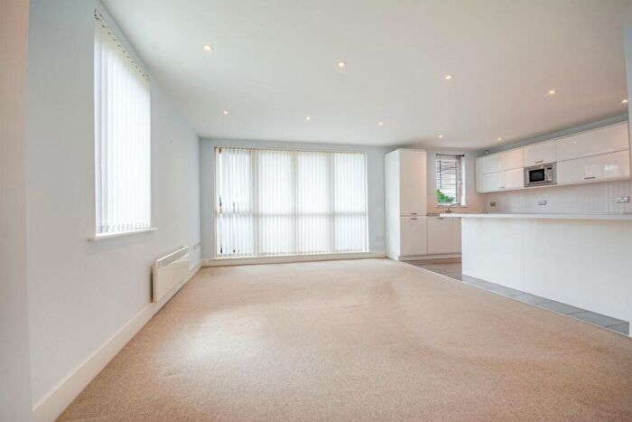 2 Bedroom Apartment For Sale In Oakfield, Radcliffe-On-Trent, Nottingham, Nottinghamshire, NG12