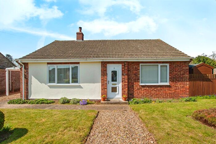 2 Bedroom Detached Bungalow For Sale In Howards Way, Cawston, Norwich, NR10