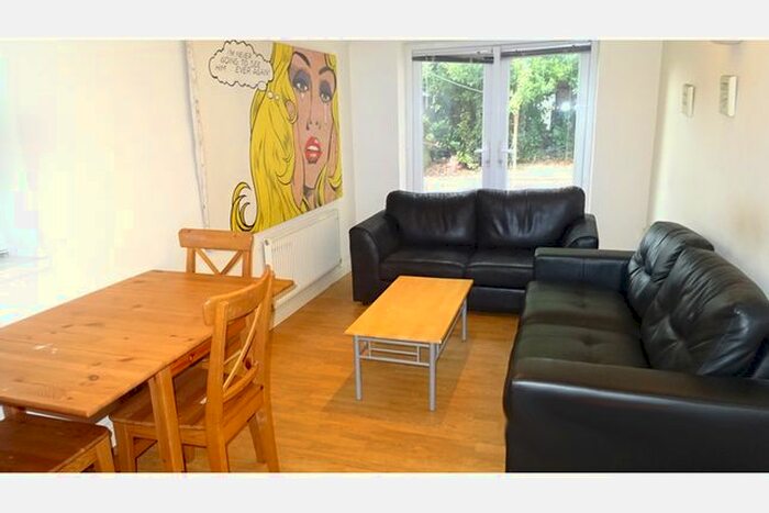 7 Bedroom Terraced House To Rent In Hirwain Street, Cathays, Cardiff, CF24