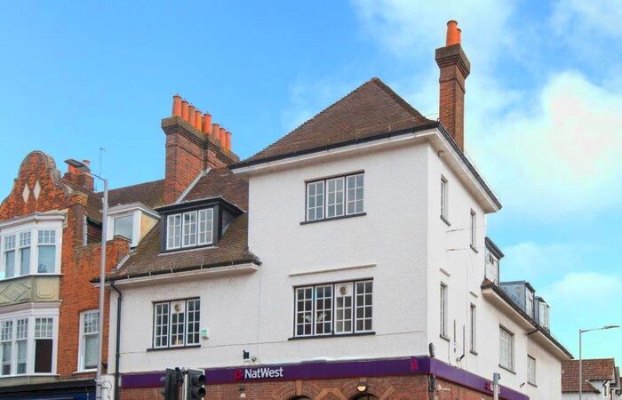 1 Bedroom Flat To Rent In Station Road, Station Road, Gerrards Cross, Buckinghamshire, SL9