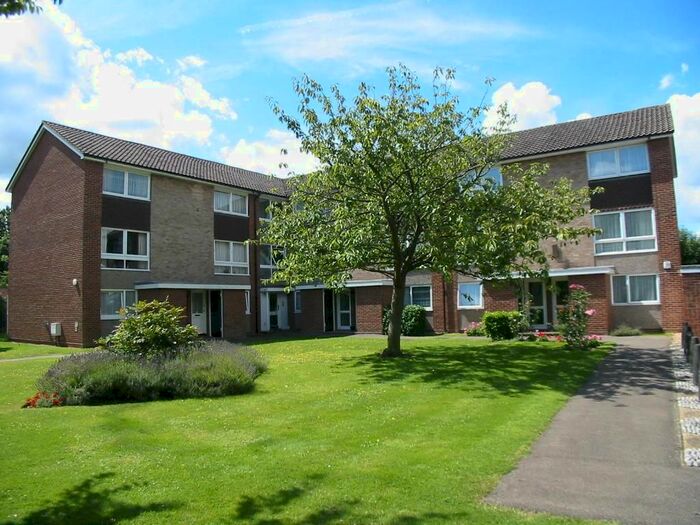 2 Bedroom Maisonette To Rent In Ewell Road, Surbiton, KT6