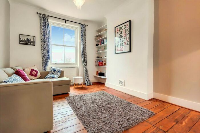 2 Bedroom Flat To Rent In Falkland Road, Kentish Town, London, NW5