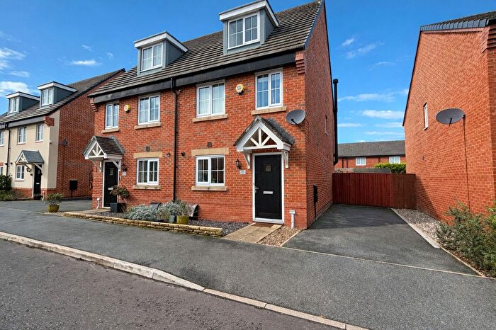 3 Bedroom Semi-Detached House For Sale In Glovers Way, Burscough, L40