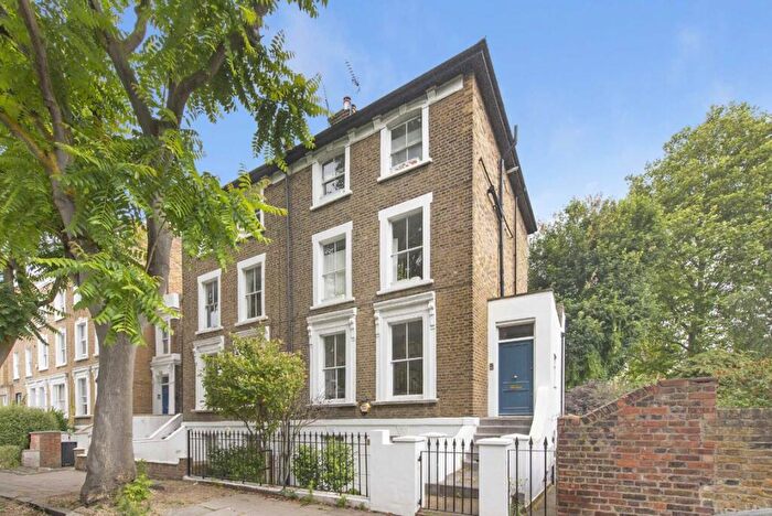 2 Bedroom Flat To Rent In Oakley Road, De Beauvior, N1