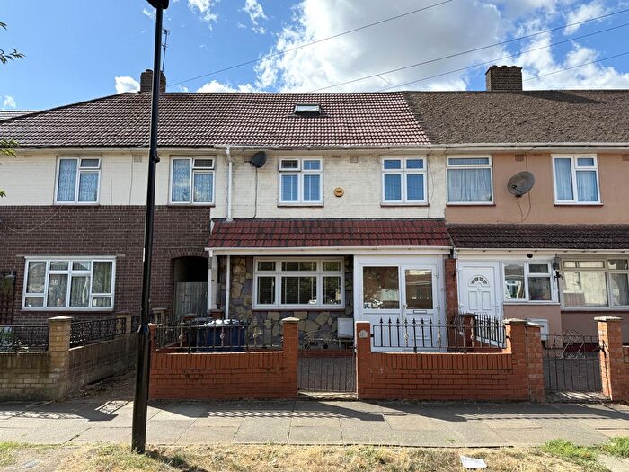 4 Bedroom Terraced House For Sale In Shadwell Drive, Northolt, UB5