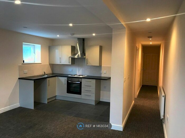 1 Bedroom Flat To Rent In R/O - Chatham Hill, Chatham, ME5