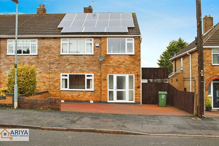 3 Bedroom Semi-Detached House To Rent In Harrowgate Drive, Birstall, Leicester, LE4