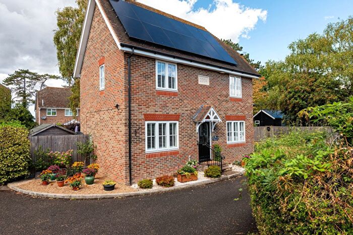 3 Bedroom Detached House For Sale In Maidstone Road, Paddock Wood, Tonbridge, TN12