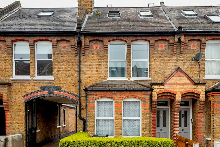 3 Bedroom Maisonette To Rent In Gladstone Road, Wimbledon, SW19