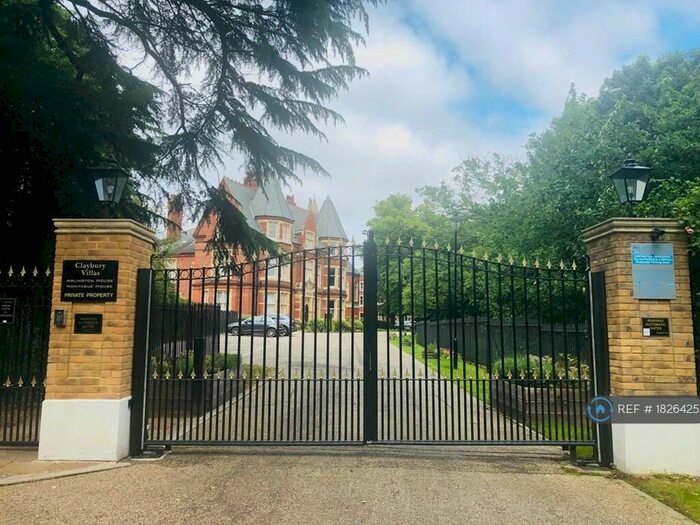 2 Bedroom Flat To Rent In Arlington House, Woodford Green, IG8