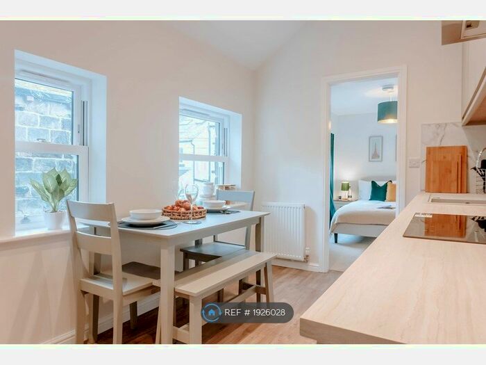 2 Bedroom Flat To Rent In Mayfield Grove, Harrogate, HG1