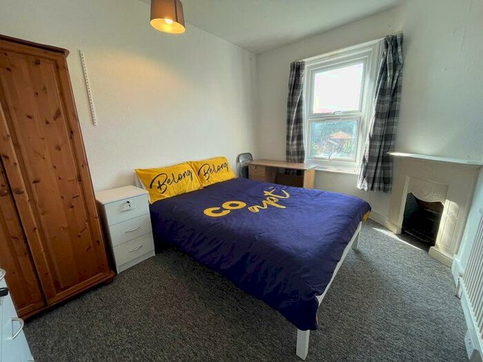 4 Bedroom Terraced House To Rent In Riley Road, Brighton, BN2