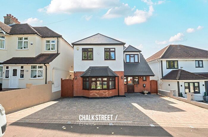 4 Bedroom Detached House For Sale In Shepherds Hill, Harold Wood, RM3