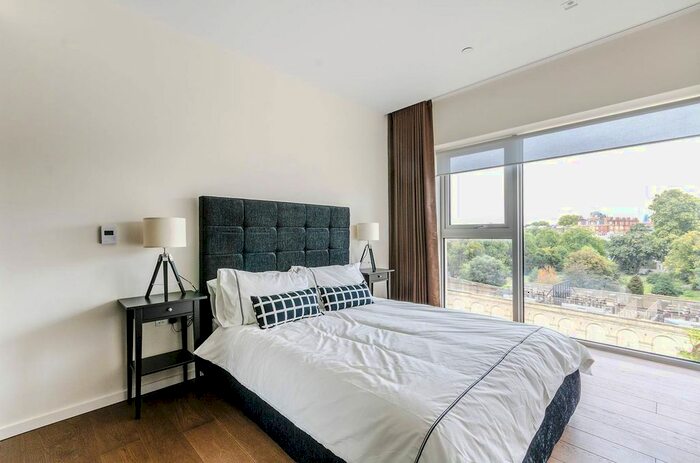 3 Bedroom Flat To Rent In Lillie Square, Earls Court, London, SW6