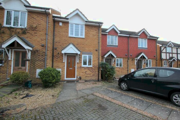 2 Bedroom Terraced House To Rent In West End, Woking, GU24