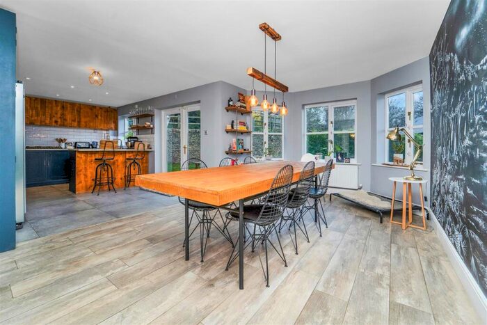 5 Bedroom Detached House To Rent In Tree Tops Court, Roundhay, LS8