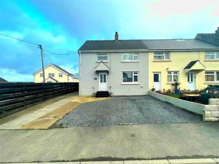 3 Bedroom End Of Terrace House For Sale In Glan Preseli, Llanddewi Velfrey, SA67