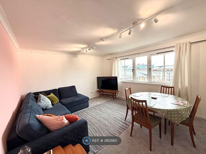 2 Bedroom Flat To Rent In High Riggs, Edinburgh, EH3