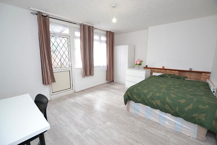 2 Bedroom Semi-Detached House To Rent In Green Lane, Chadwell Heath, London, RM8