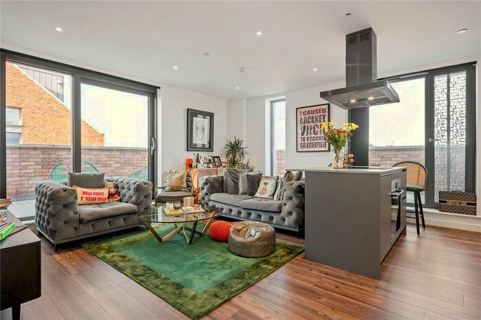 3 Bedroom Flat To Rent In Wallis Road, London, E9