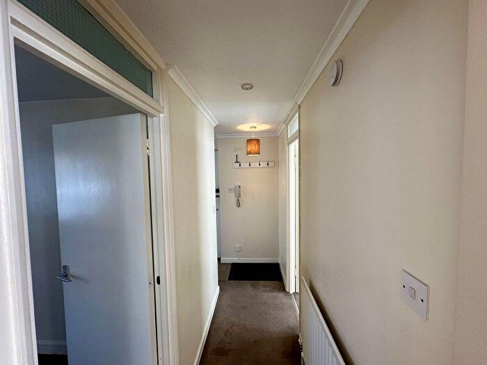 2 Bedroom Flat To Rent In Apsley Court, Wellesley Road, Sutton, SM2