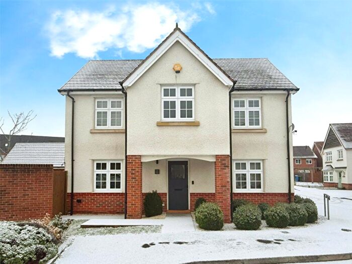 4 Bedroom Detached House For Sale In Bunting Lane, Bracknell, Berkshire, RG12