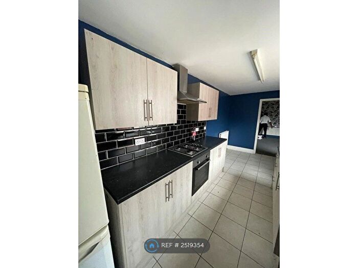 2 Bedroom Bungalow To Rent In Saint Leonard Street, Sunderland, SR2